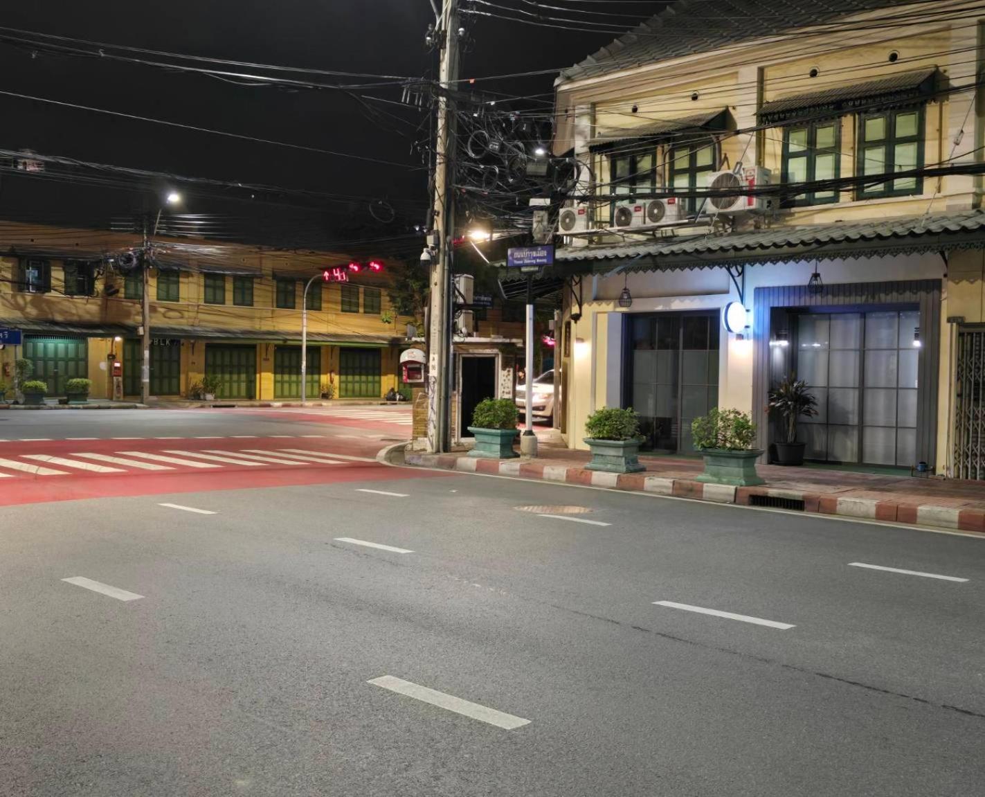 Victory Place Bangkok Exterior foto